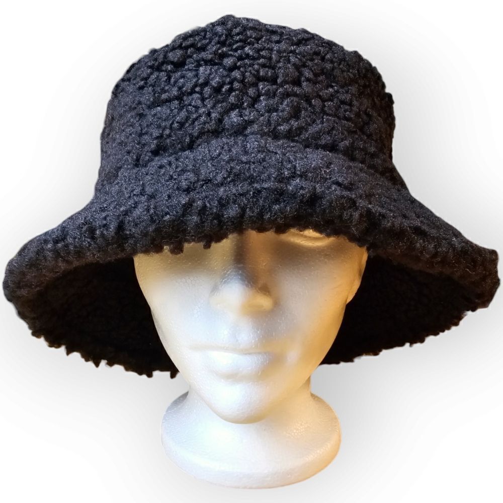 Black Boucle Bucket Hat – Cozy Style ✨
